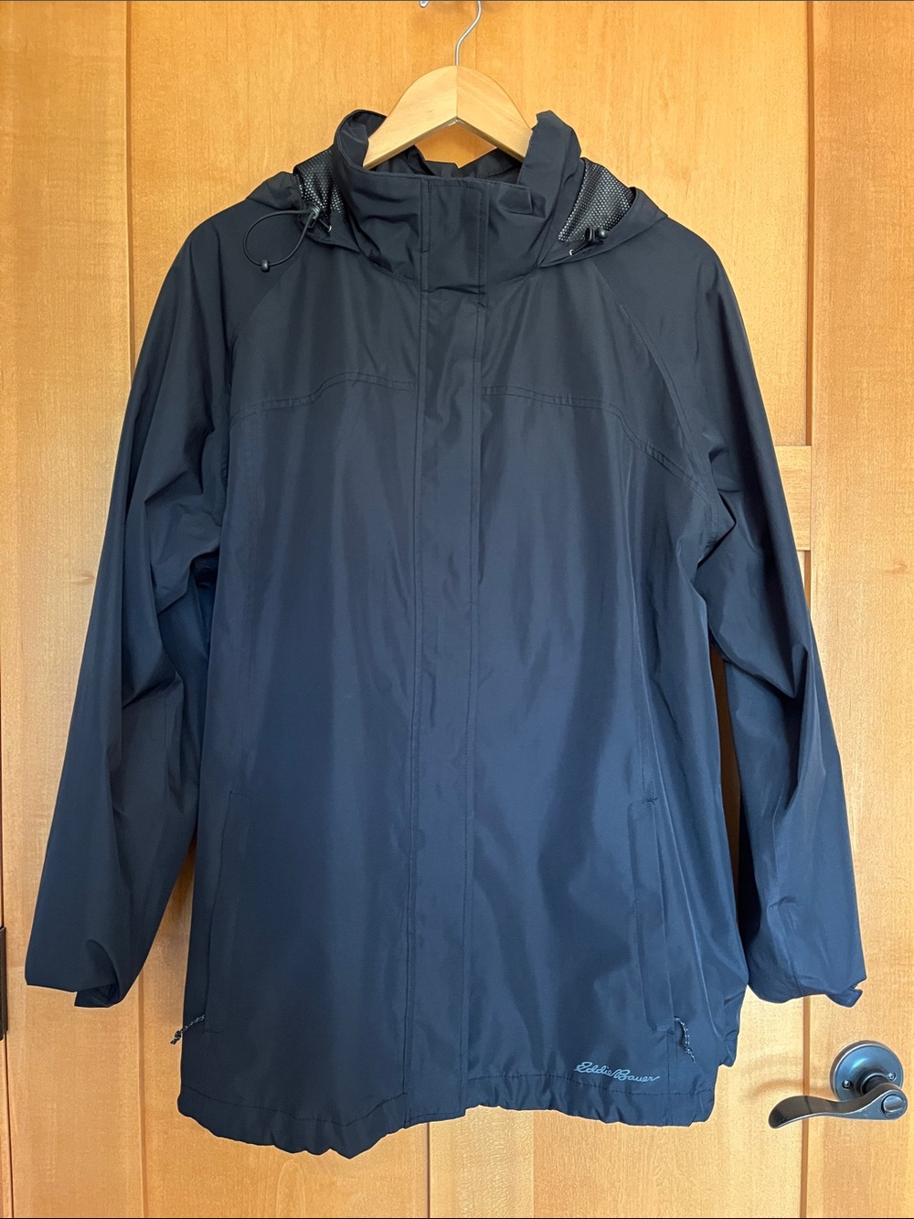 Eddie Bauer Black Hooded Women's Rain jacket/windbreaker front zip Size 1X